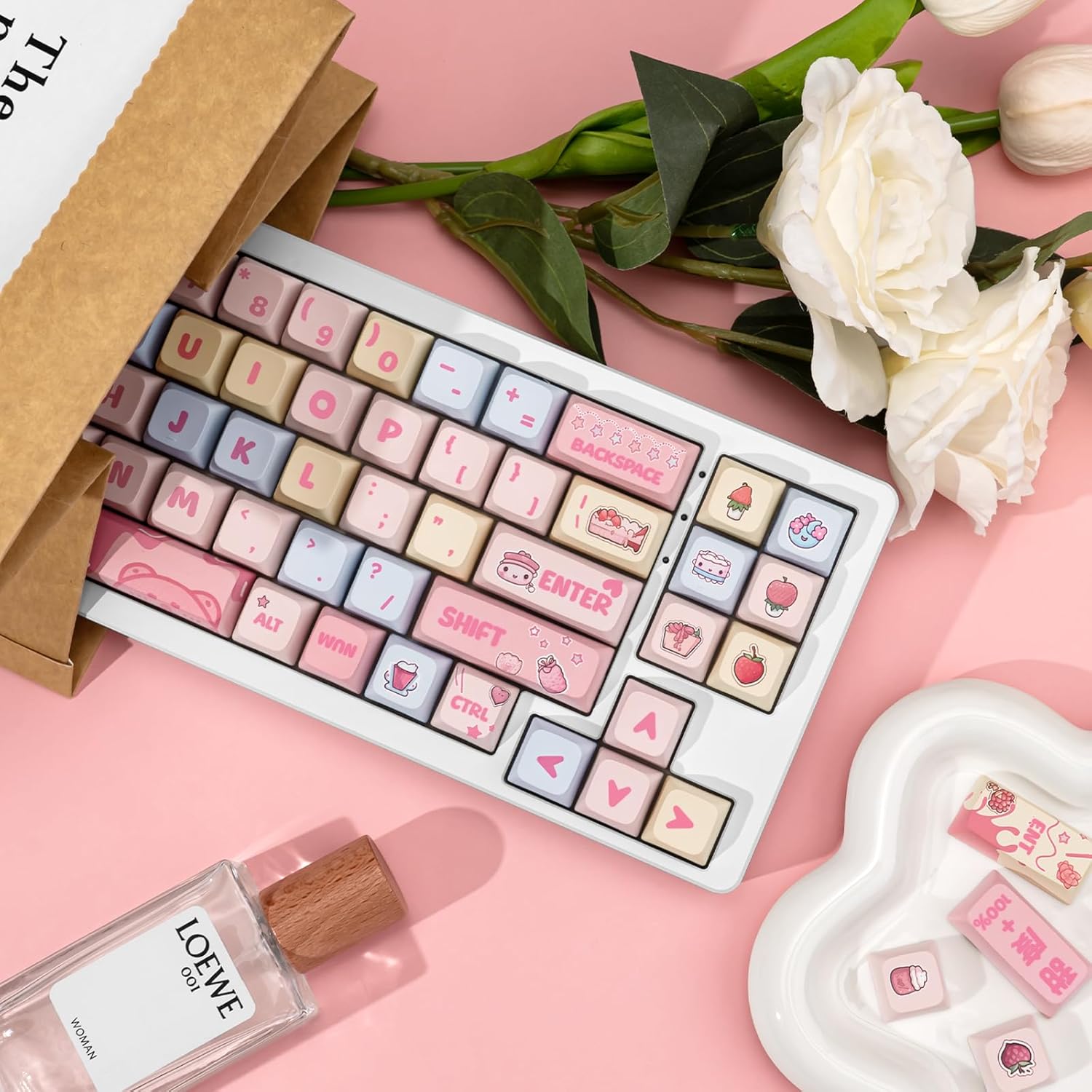 Custom Keycaps, 133 Keys Creamy Strawberry Cute Keycap, Dye Sublimation PBT Key Caps XDA Profile Keycaps Set for Cherry Gateron MX Swithes Mechanical Gaming Keyboards